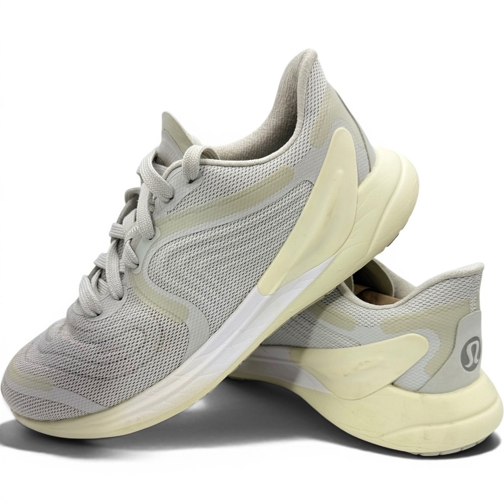 Lululemon Blissfeel Run 2 Shoes 7.5 Womens Grey Cream Mesh Sneakers LW9EB3S